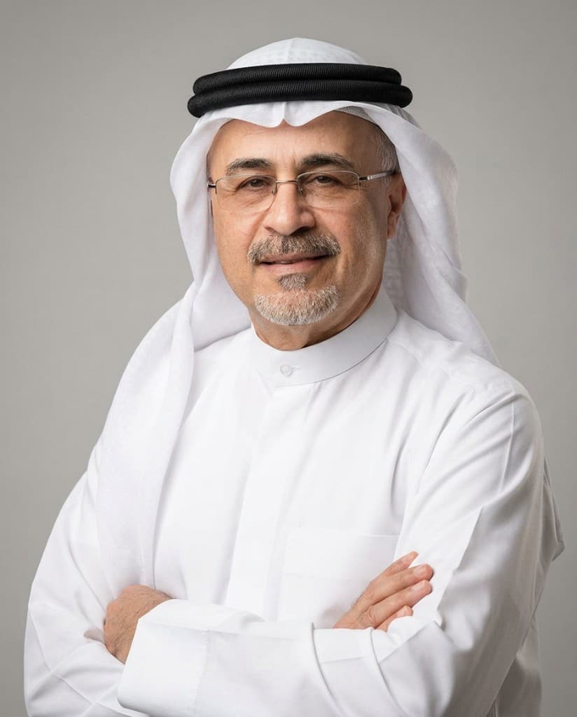 Professional portrait of Mustafa bin Abbas Abdulrahman wearing traditional Bahraini attire, public policy and economic policy professional from the Kingdom of Bahrain